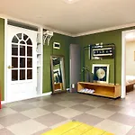 Kooljam House-Center Of Seoul-Itaewon-Spacious-3Min From The Subway