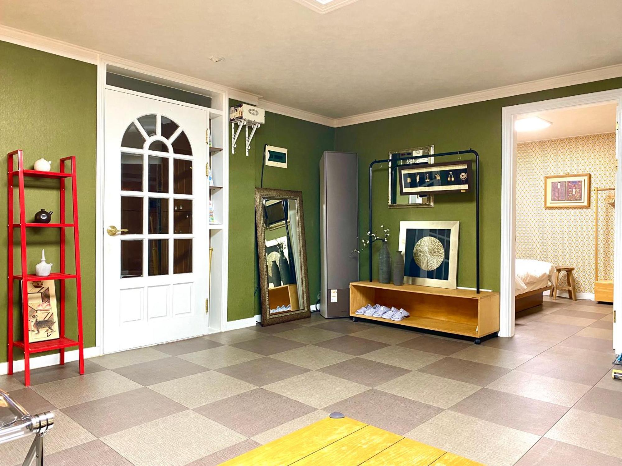 Kooljam House-center Of Seoul-itaewon-spacious-3min From The Subway Villa *